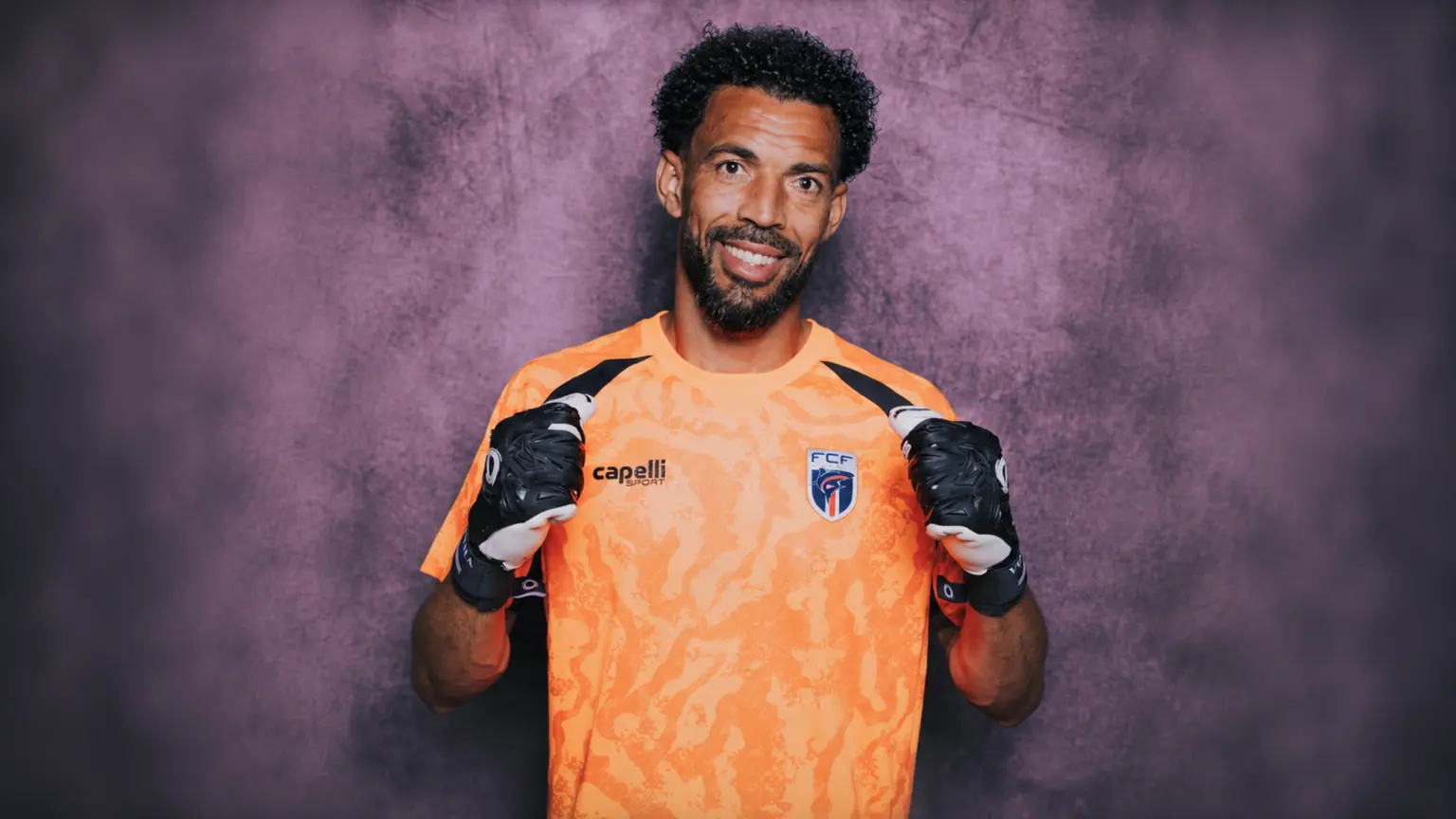 Goleiro Vozinha acerta com o Colo-Colo do Chile após campanha histórica na Copa do Mundo